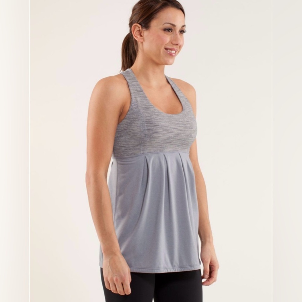 Lululemon Power Dance Tank Heathered Fossil/Wee Are From Space Coal Size…